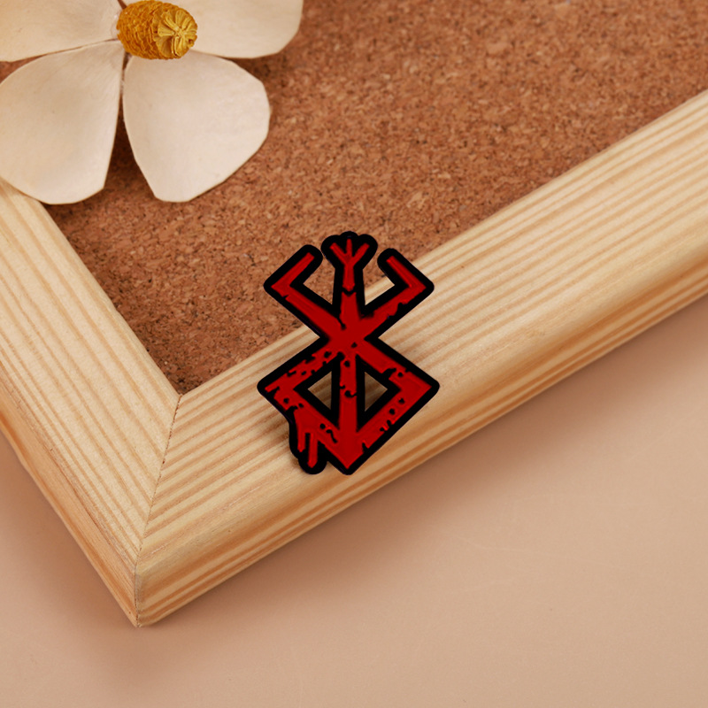 Hot Game Badge Sign Brooch Pin - Men Accessories Online recension och pris